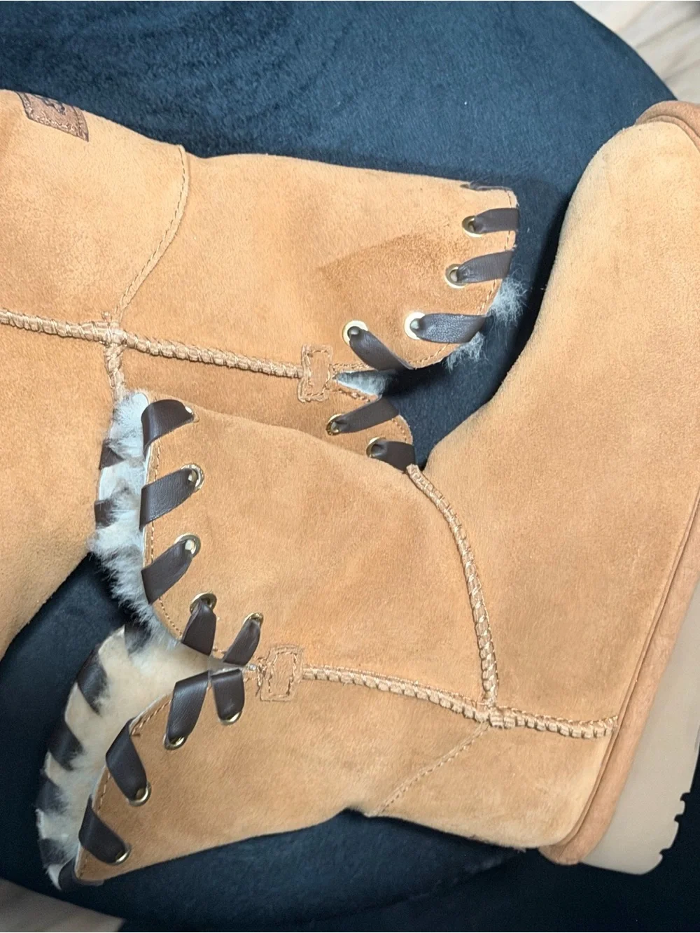 UGG Aidah Suede Whipstitch Detail Boots Sz 5